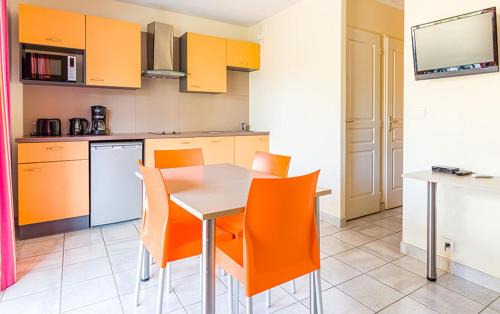 Chaveignes Apartment | Relax in Comfort at Richelieu with Pool and Pet-Friendly Amenities