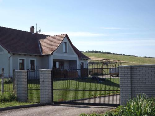 Cserepfalu House | Discover Dósa tanya: Guest Rated 9/10 with Great Amenities