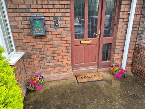 Carrigaline House | Discover Dún Eoin Carrigaline with Fully Equipped Kitchen