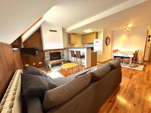Esterri D'Aneu Apartment | Elegant Duplex with Spectacular Views in Esterri d'Àneu