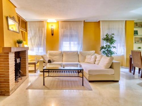 Jaen Apartment | Stylish Duplex in San Ildefonso - Pet & Child Friendly