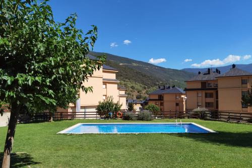 Sort Apartment | Prime Stay at Dúplex La Solana - L'Amfitriona, 4-Star Retreat