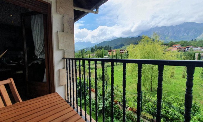 Turieno Apartment | Pet-Friendly Dúplex Mirador de Potes with Free WiFi
