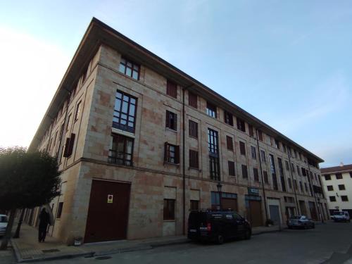 Ezcaray Apartment | Pet-Friendly Dúplex Parque Europa II with Pool & Kids' Amenities