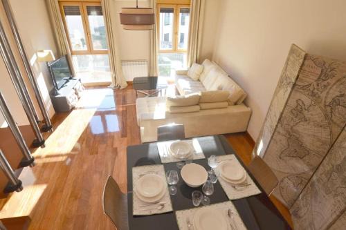 Old Town Apartment | Child-Friendly Dúplex Sierpes Centro - Guest Rated 9.9/10
