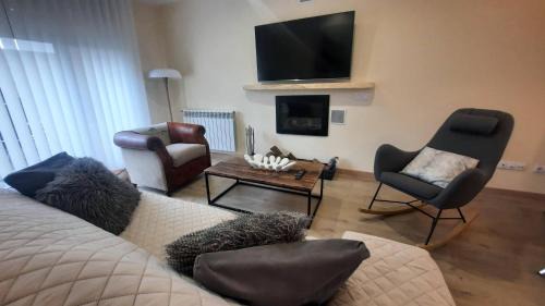 Latas House | Spacious Duplex with Golf View, Pool & Family-Friendly Amenities