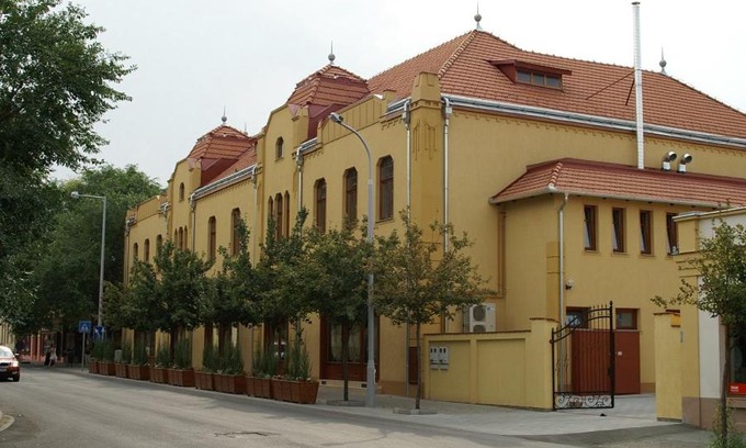 Bekes Hotel | Discover Dübögő Szálloda: Family-Friendly Retreat with Spa