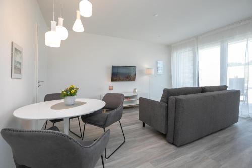 Dahme Apartment | Discover Küstengold: 4-Star Pet-Friendly Oceanfront Escape