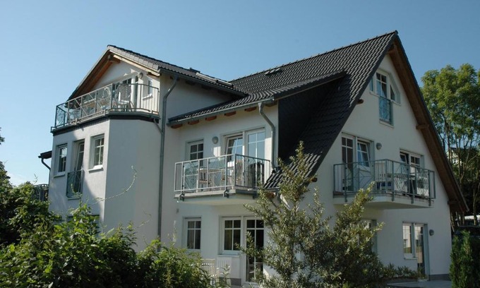 Gohren Apartment | Beachfront Dünenhaus with Private Pool & Ocean Views