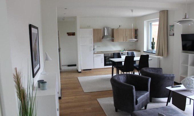 Priwall Apartment | Cozy Dünenhaus Wohnung 10 - Family Friendly Retreat