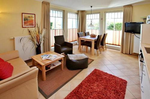 Ostseebad Kuhlungsborn Apartment | Oceanfront Relaxation at Dünenschloss 2-07 with Pool