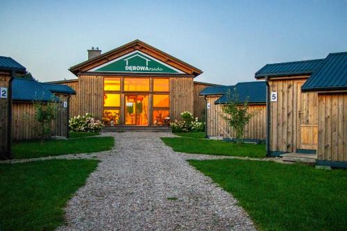 Bobolin Resort | Discover Dębowa Osada: Oceanfront Retreat with Great Reviews
