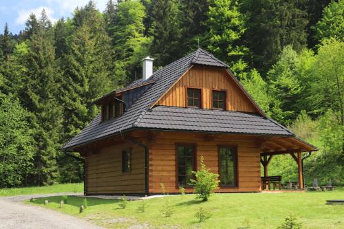 Novy Hrozenkov House | Explore Dřevěnice v Brodské: Family-Friendly Oasis with Hot Tub