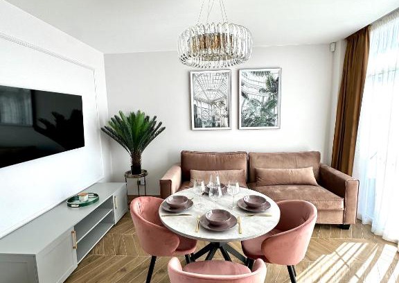Palanga House | Exceptional D&A 2 Apartments: Pet & Child Friendly Stay