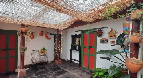 Duitama House | Pet-Friendly Oceanfront Retreat: D'Antaño Awaits You