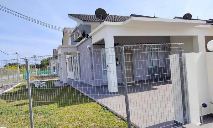Sungai Pelek House | Guest Rated 9.8: D'Areca Muslim Homestay for Families