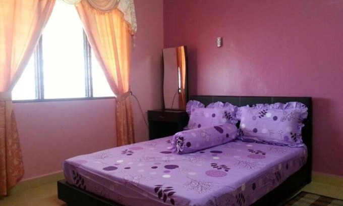 Kampung Geliga Besar House | Escape to D'FIEZA HOMESTAY KEMAMAN with Ocean Views