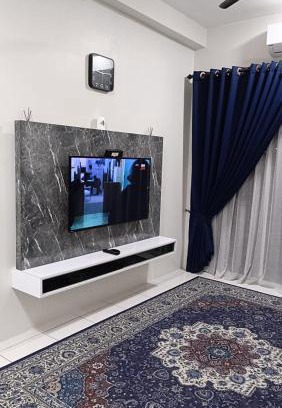 Kampung Rawa Apartment | Top-Rated D'noor Homestay: Poolside Comfort Near Putrajaya