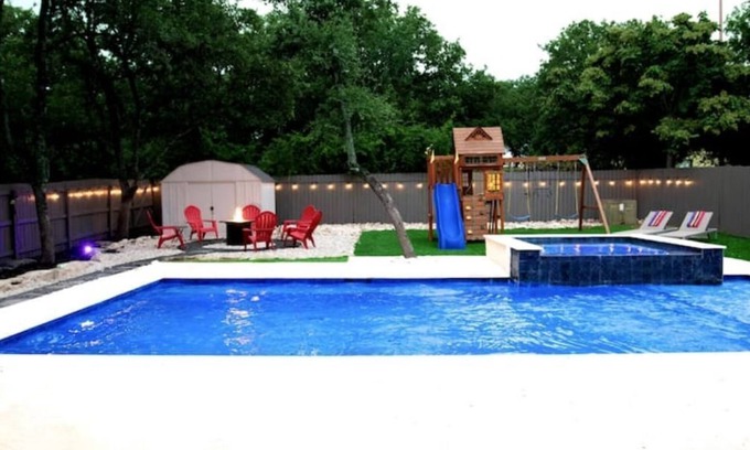 San Antonio House | Discover D'Oasis Pool Paradise: Pet-Friendly Retreat Awaits