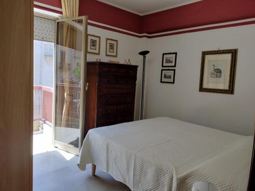 Salemi House | Guest Rated 10/10: D&P Suites with Oceanfront Views