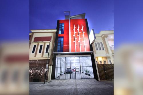 Semarang House | Family-Friendly D'Paragon Kijang Utara in a Prime Location