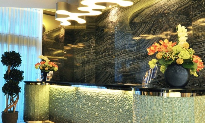 East Kuningan Hotel | Comfortable Stay at d'primahotel Mega Kuningan with Pool