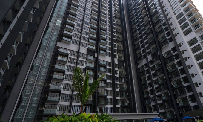 Medini Apartment | Family-Friendly D Pristine Suite with Pool & Breakfast