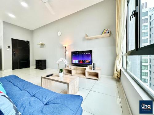 Kempas Apartment | Inviting Ivey Suite: Family-Friendly Retreat with Pool & Hot Tub