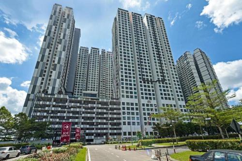 Kempas Apartment | Budget-Friendly D'summit Residences with Pool & Family Perks