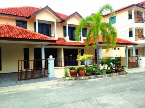 Kuala Perlis House | Discover D'View Guest Houses: Your Cozy Getaway Awaits