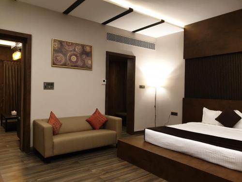 Erode Hotel | D Wayfarer Inn Resort