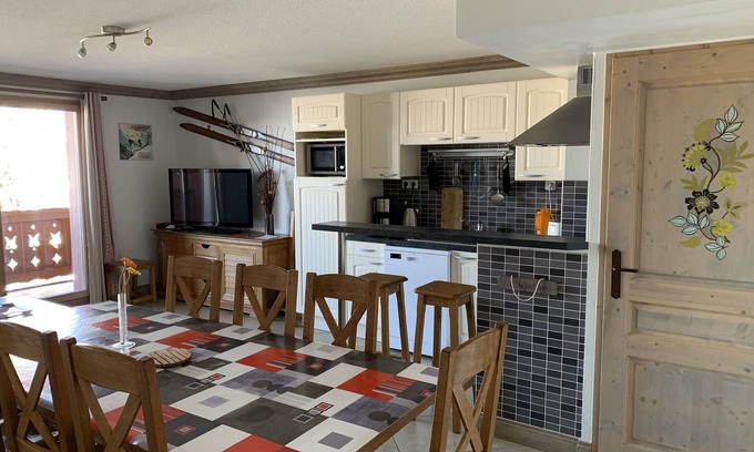 Prapoutel Apartment | Spacious D303: Family-Friendly Retreat with Great Amenities