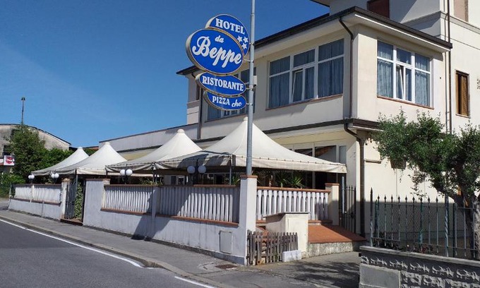 Chiesina Uzzanese Hotel | Pet-Friendly Da Beppe: Ideal for Families and Foodies