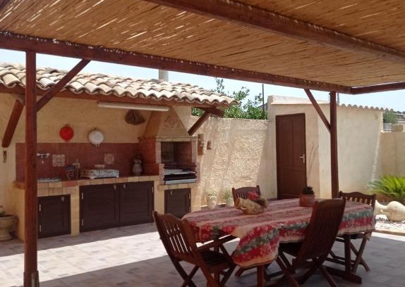 Digerbato House | Welcoming Stay at Da Francesca Rizzo with Family Amenities