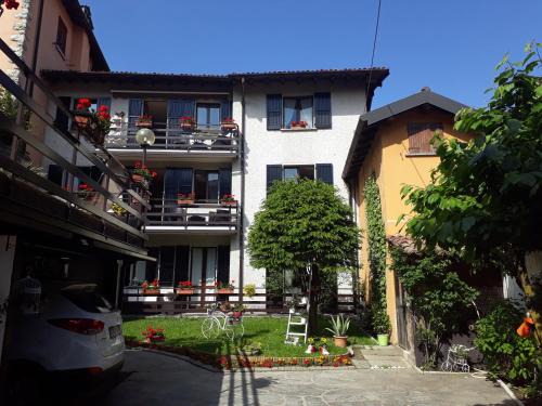 Sormano House | Charming Da Mara Lago Di Como with Family-Friendly Amenities