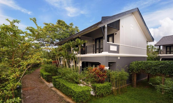 Lien Chieu Hotel | Experience Da Nang Mikazuki Villas & Spa with Oceanfront Bliss