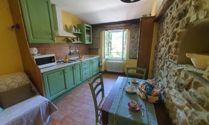Brugnato Apartment | Highly Rated Da Nonna Mafalda Near 5 Terre with Family Amenities