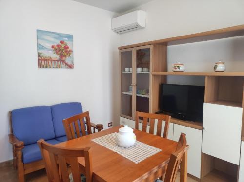 Tancau Sul Mare Apartment | Discover Family-Friendly Comfort at da Tanja with Ocean Views