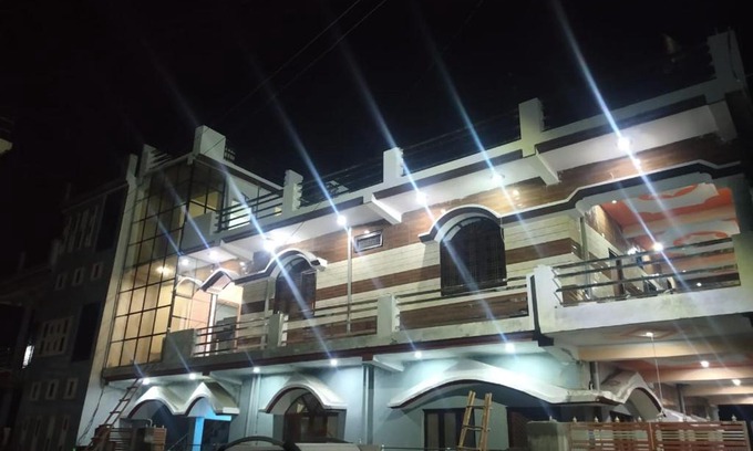 Bullawala House | Budget-Friendly Stay at Dabral House - Family Welcoming