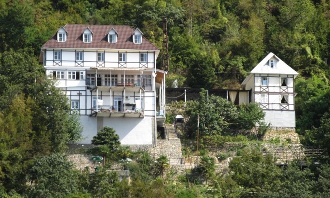 Gagra Hotel | Discover Dacha Khudozhnikov: Private Beach & Ocean Views