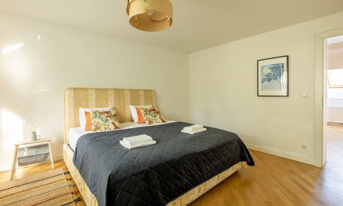 Hernals Apartment | Cozy Cottage Retreat - Tranquil Escape Near City Center