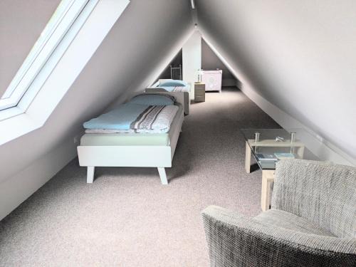 Wistedt Apartment | Guest Rated 10/10: Dachgeschoss Wohnung Near Heide