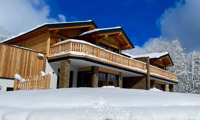 Russbach am Pass Gschuett House | Inviting Dachstein Chalet Haus An in the Ski Region
