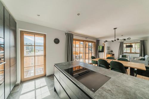 Russbach am Pass Gschuett Apartment | Kid-Friendly Dachstein West Apartment T3 - Guest Rated 9.8