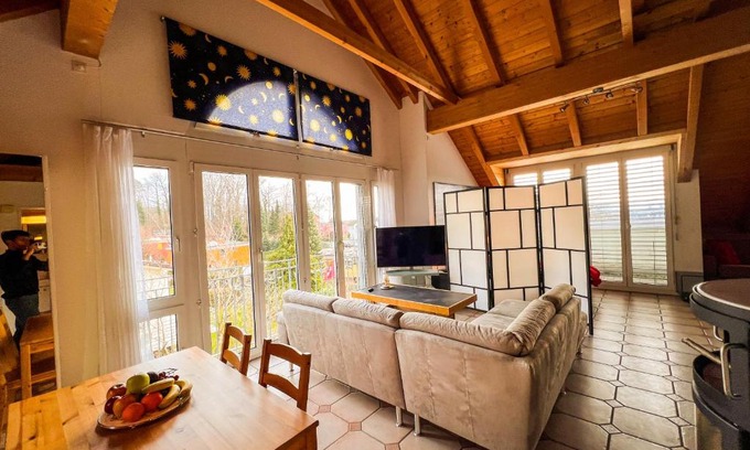 Kloten Apartment | Convenient Dachwohnung Near the Airport, Pet and Child Friendly
