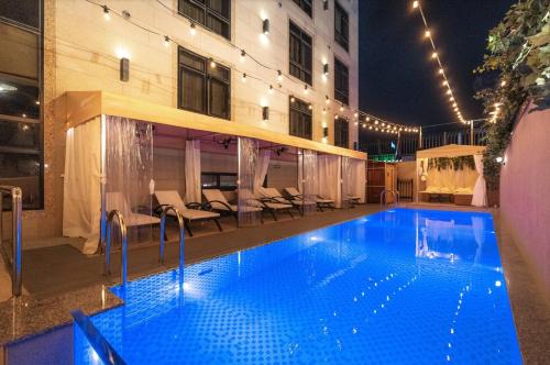 Seongnae-dong Hotel | Indulge at Daegu February Hotel Dongseongro with Ocean Views