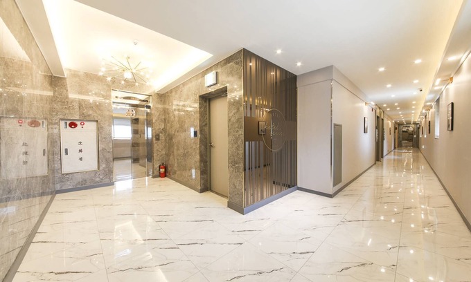 Hollim Hotel | Discover Daegu Seongseo Hotel - Top Rated with Great Amenities