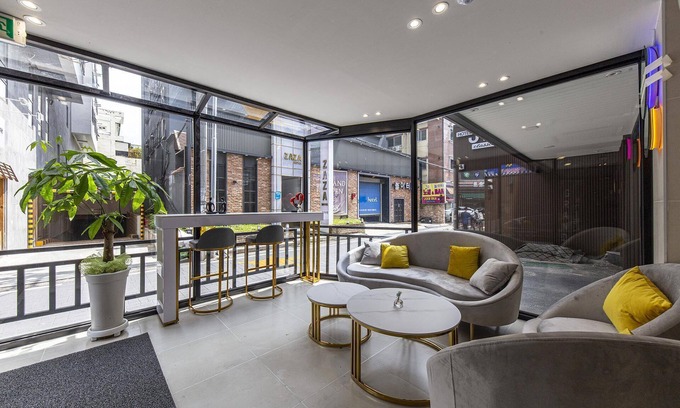 Seo-gu Hotel | Eco-Friendly Daejeon Yongmun JNK Classic Hotel Experience