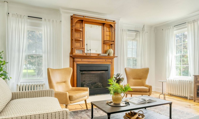 Greenville House | Daffodil by AvantStay | Countryside Retreat in Historic Home w/ Large Backyard