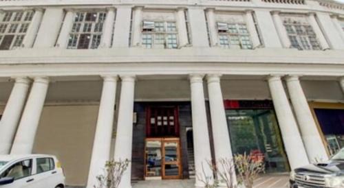 Connaught Place Hotel | DAFFODILS INN Connaught place inner circle